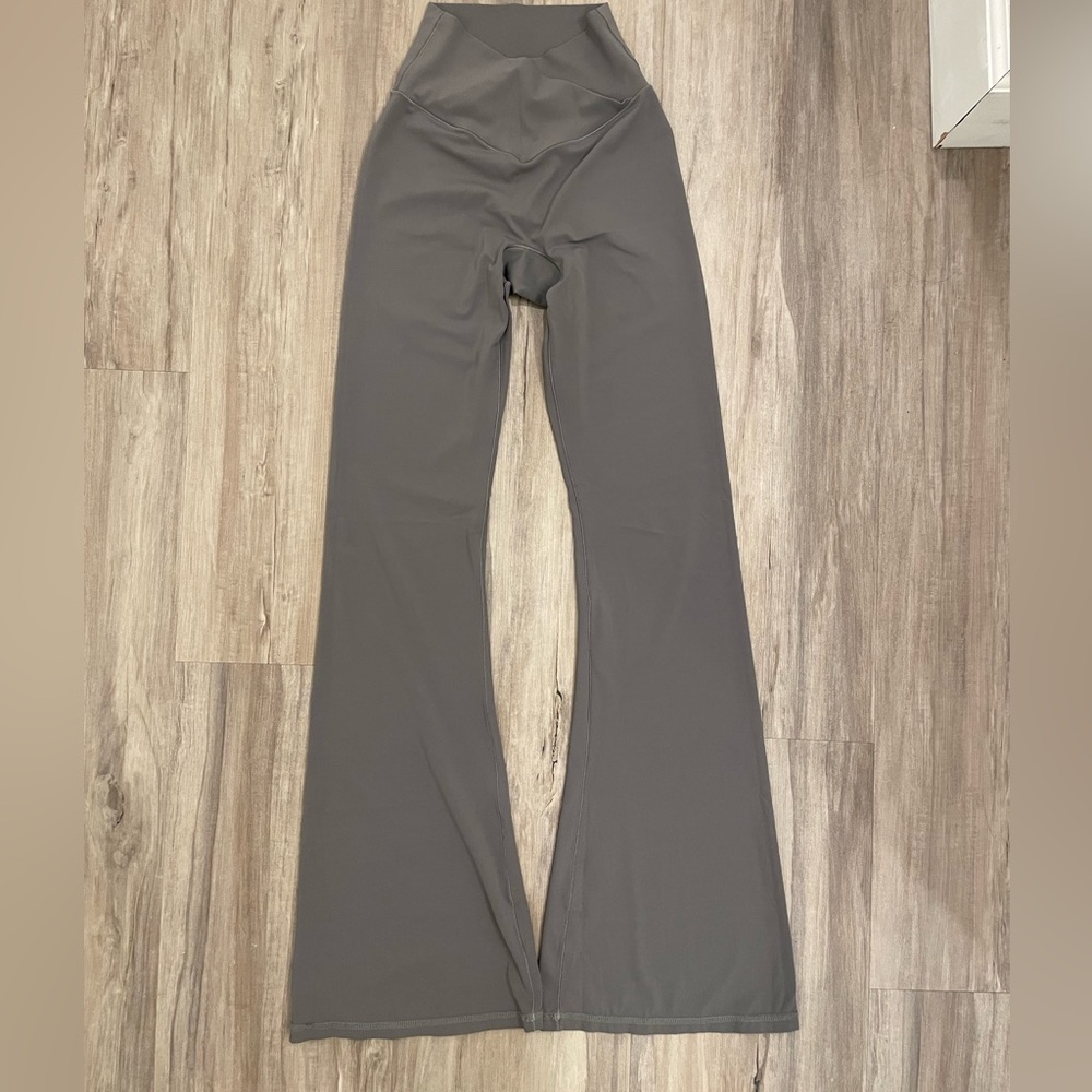 Gray crossover flair leggings